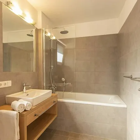 Amazing With Terrace Apartment