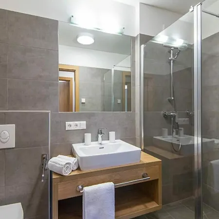 Amazing With Terrace Apartment Wagrain